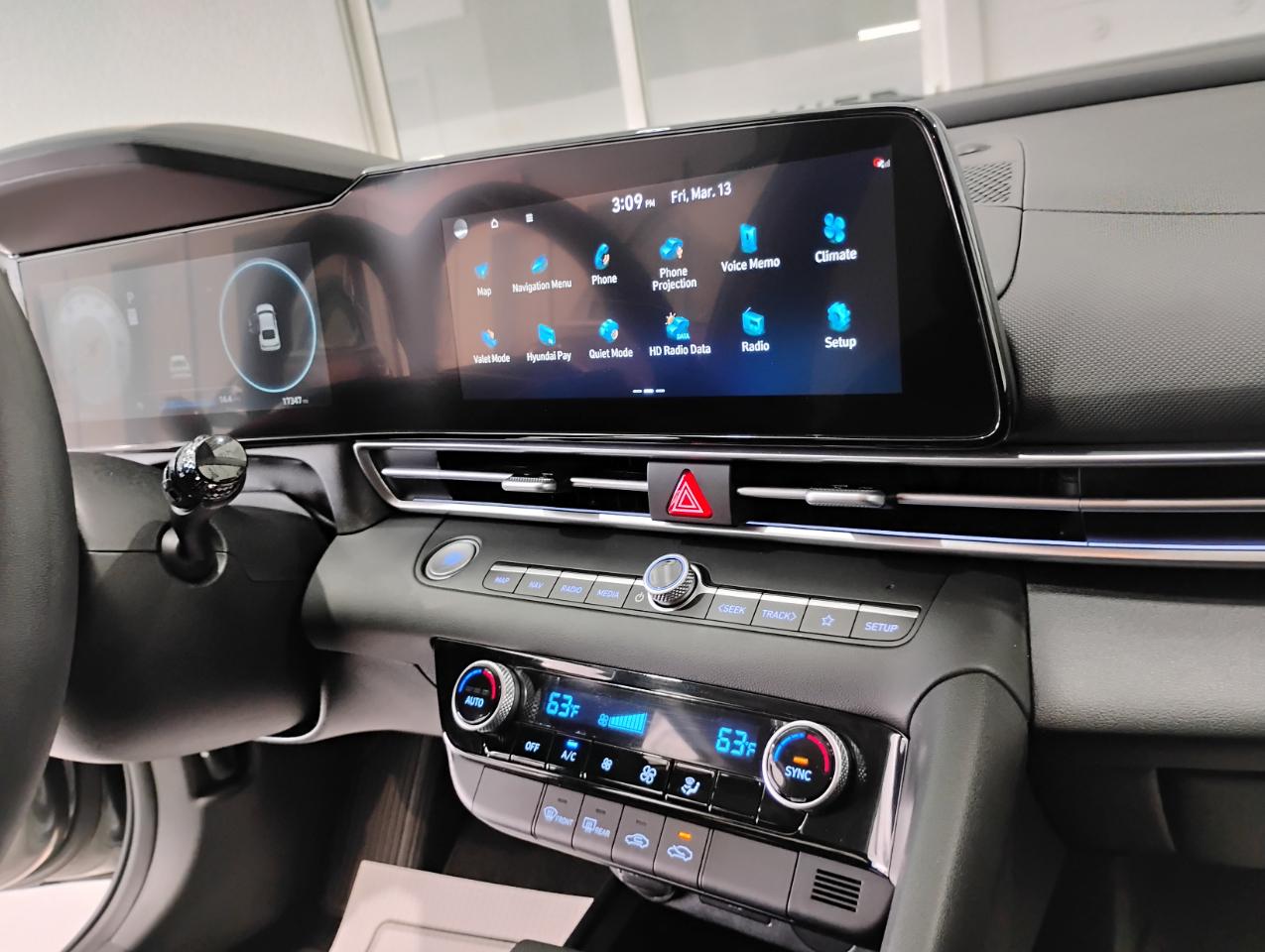 Hyundai Elantra SEL 2024