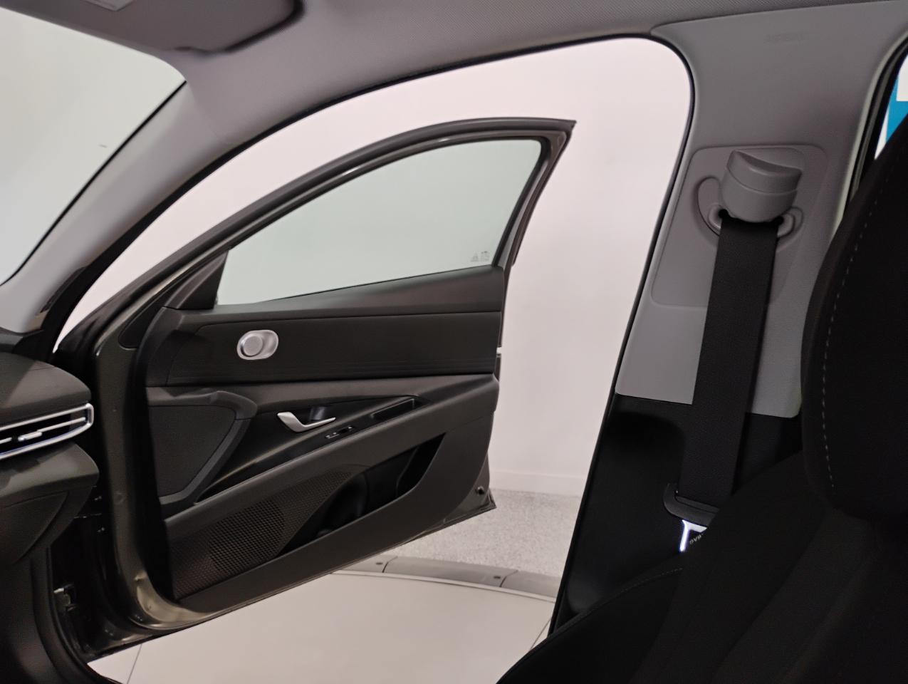 Hyundai Elantra SEL 2024