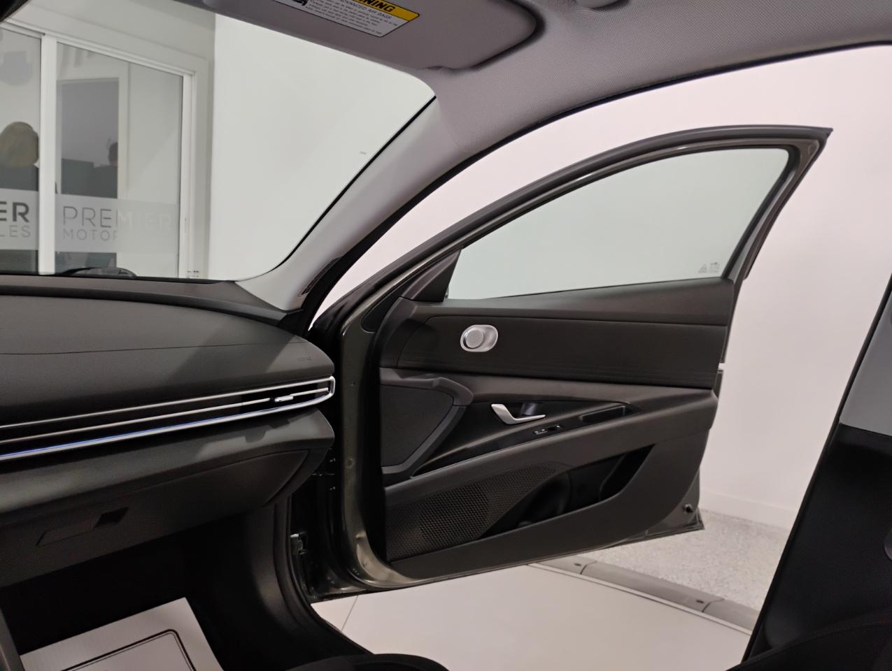 Hyundai Elantra SEL 2024