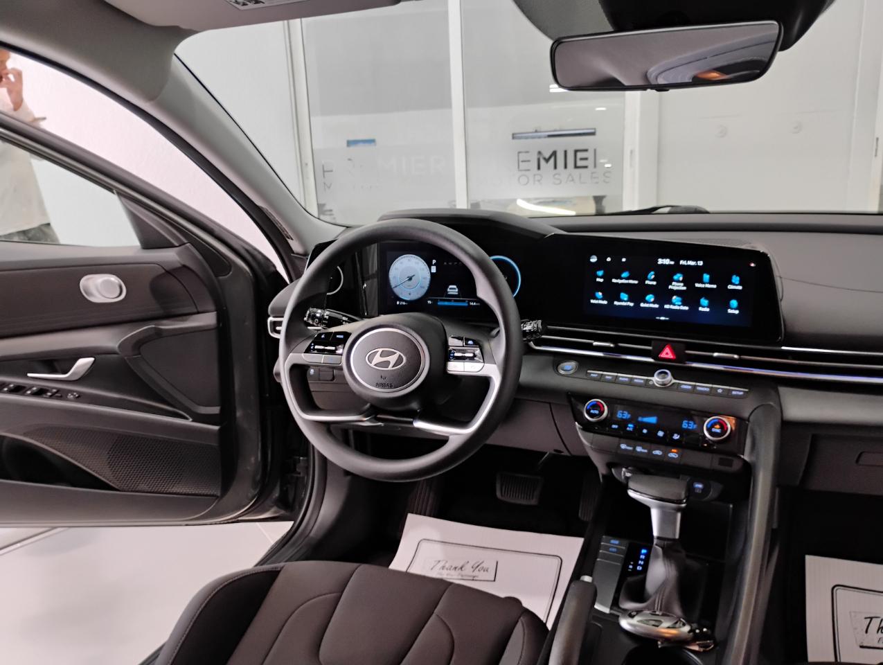 Hyundai Elantra SEL 2024