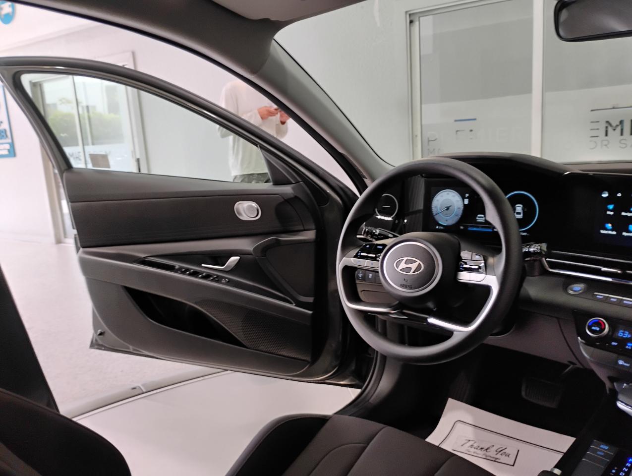 Hyundai Elantra SEL 2024