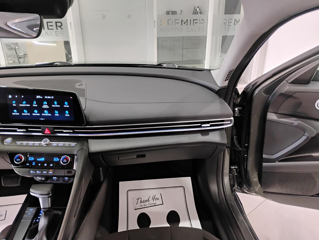 Hyundai Elantra SEL 2024