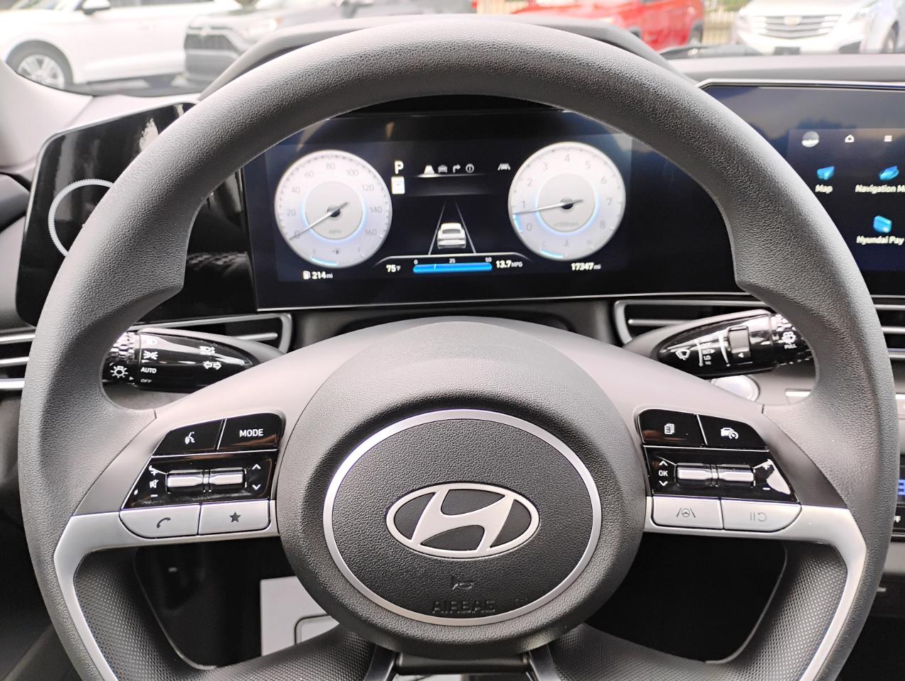 Hyundai Elantra SEL 2024