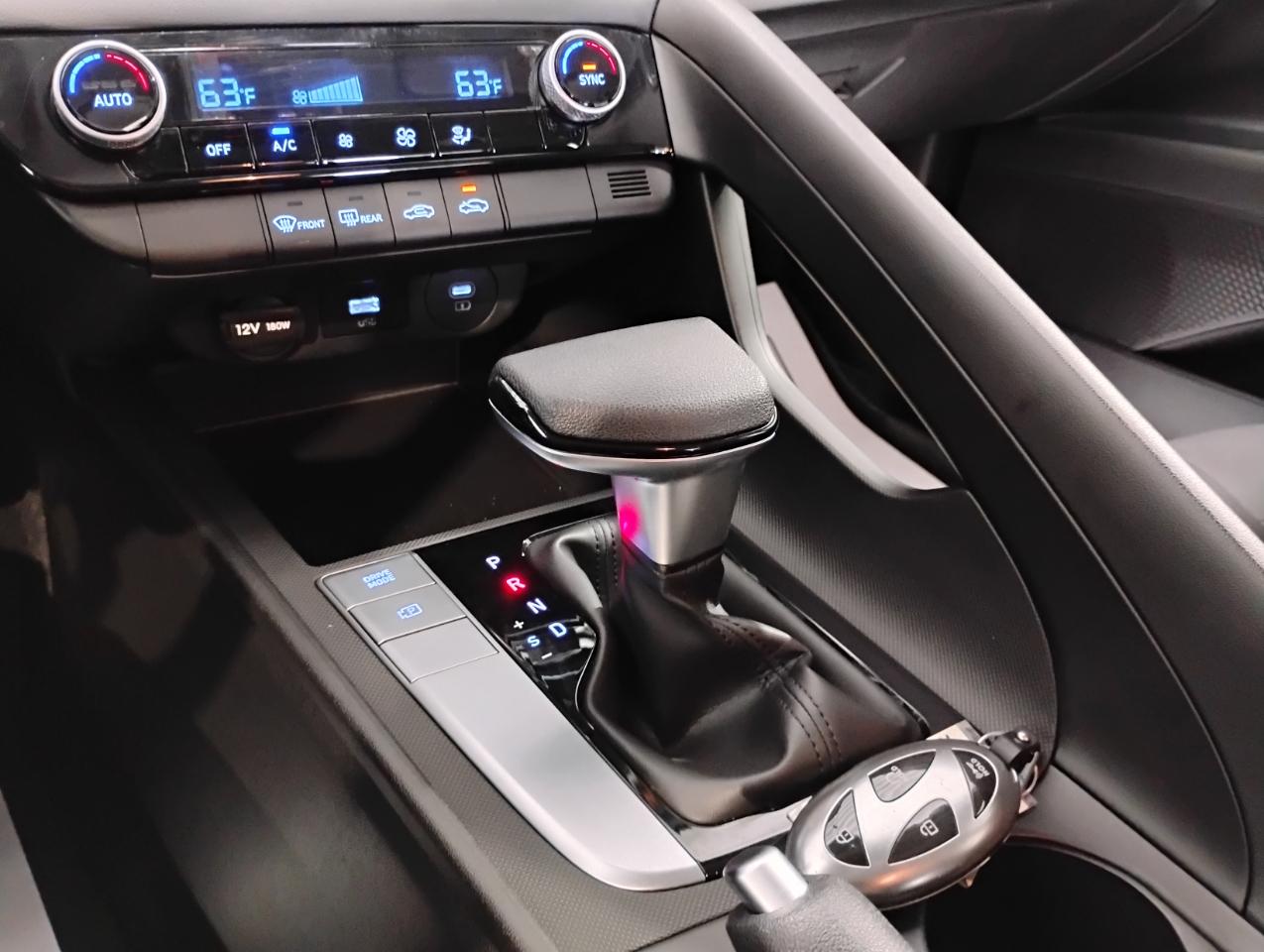 Hyundai Elantra SEL 2024