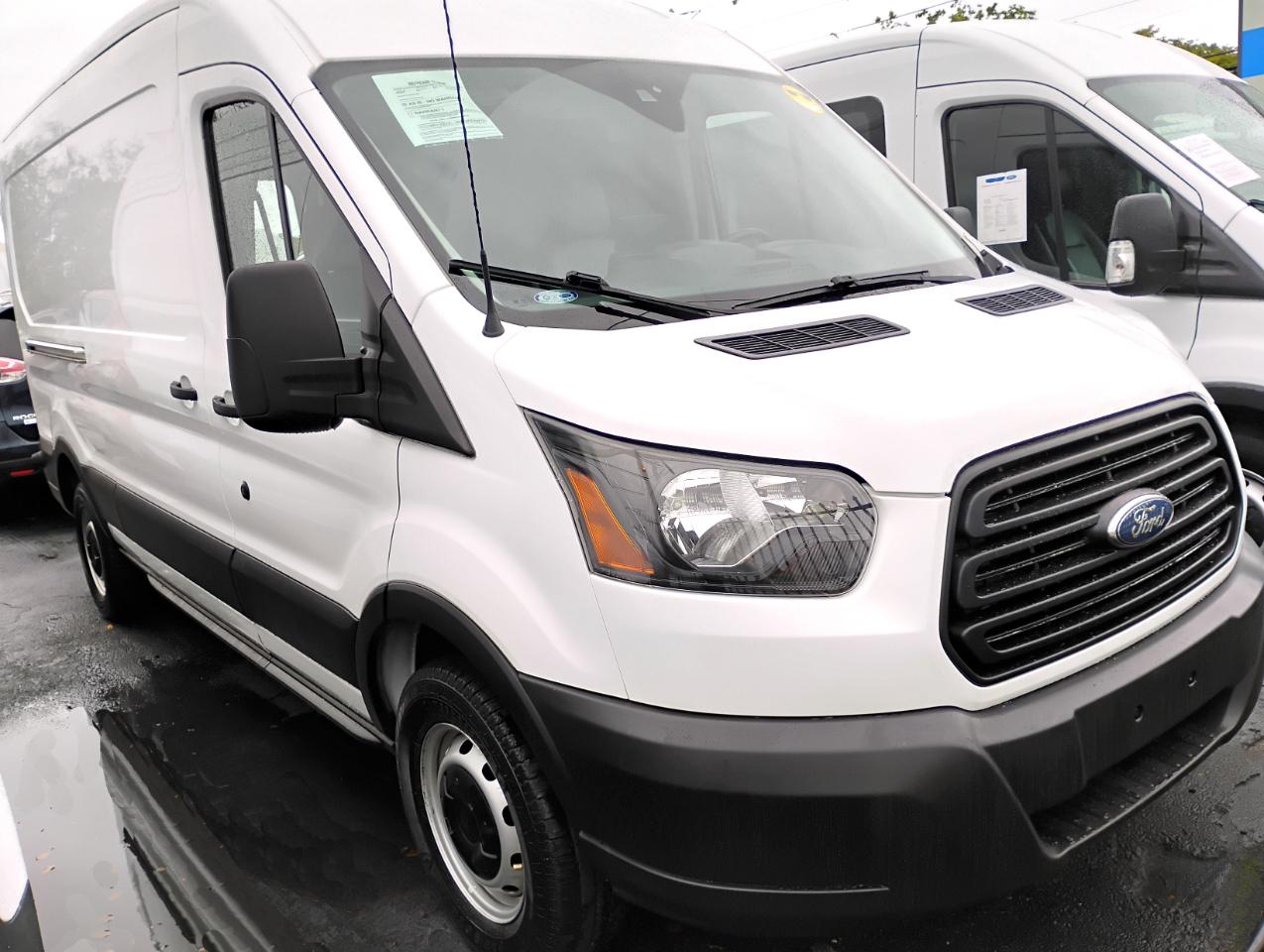 Ford Transit 250 Van Med. Roof w/Sliding Pass. 148-in. WB 2019