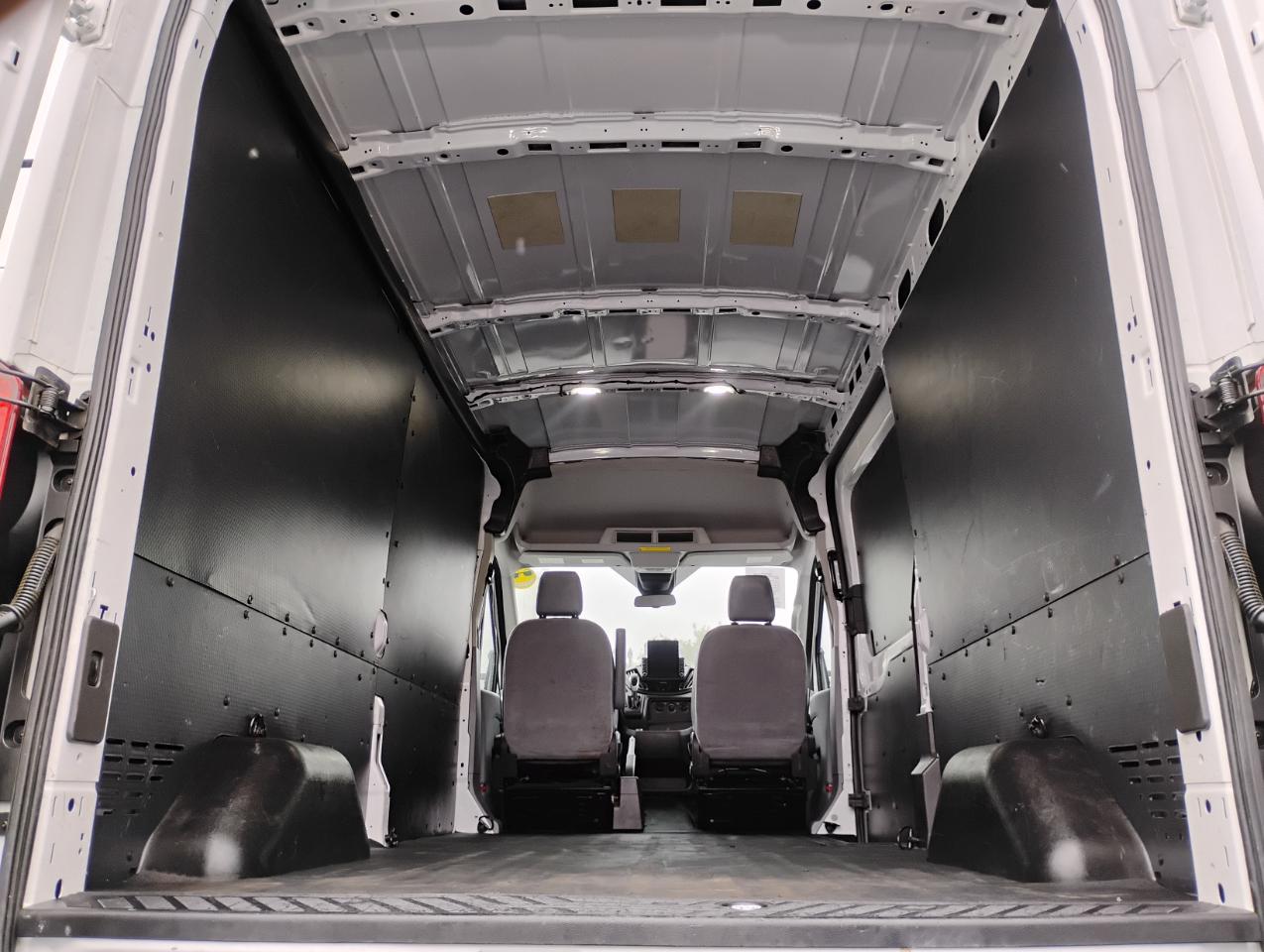 Ford Transit 250 Van Med. Roof w/Sliding Pass. 148-in. WB 2019