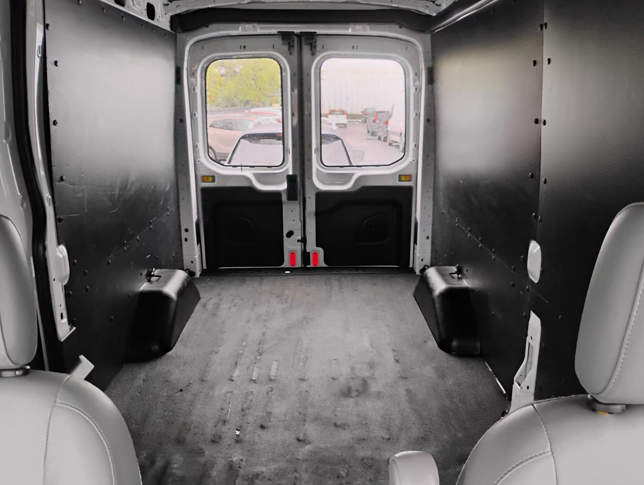 Ford Transit 250 Van Med. Roof w/Sliding Pass. 148-in. WB 2019