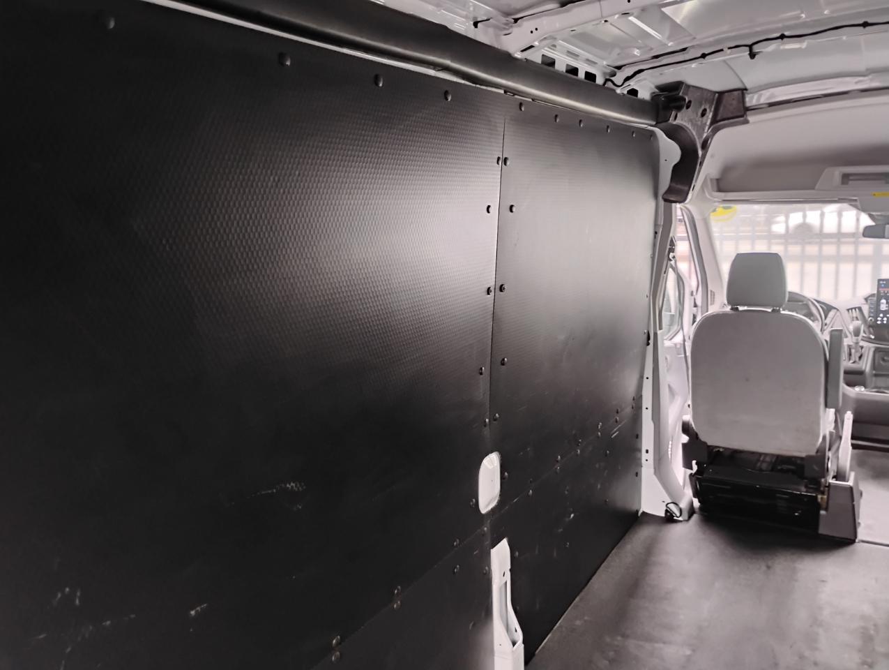 Ford Transit 250 Van Med. Roof w/Sliding Pass. 148-in. WB 2019