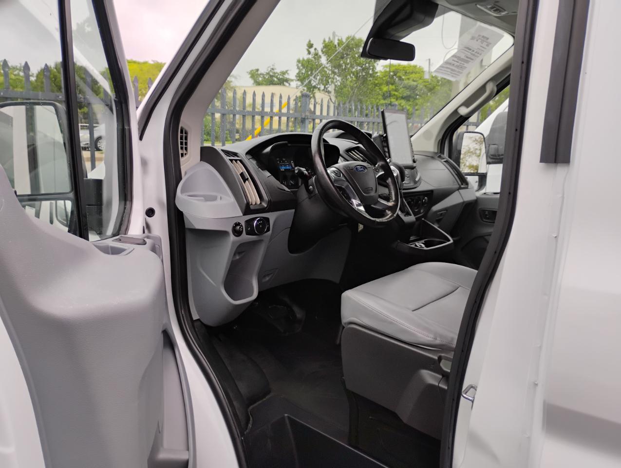 Ford Transit 250 Van Med. Roof w/Sliding Pass. 148-in. WB 2019