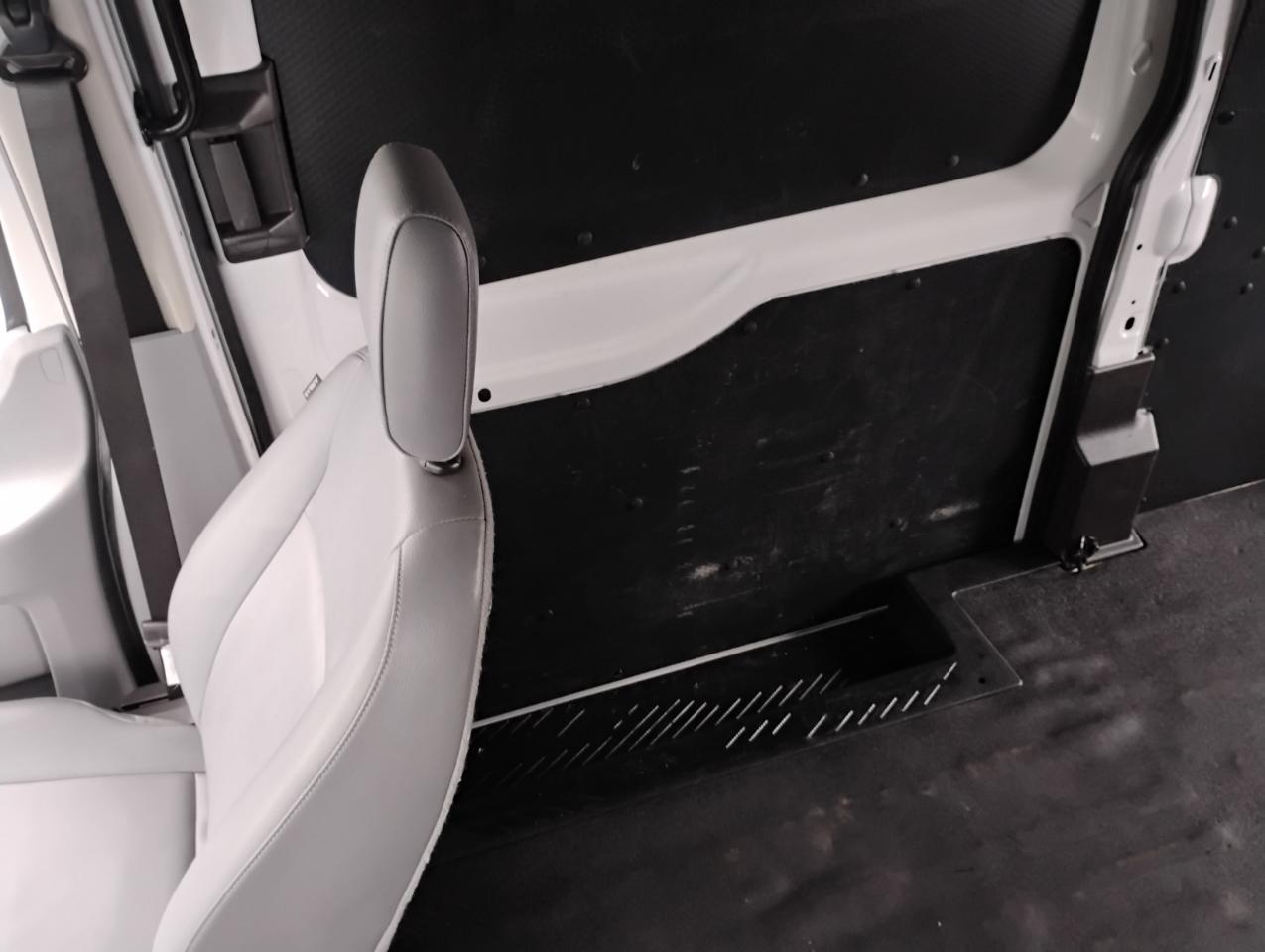 Ford Transit 250 Van Med. Roof w/Sliding Pass. 148-in. WB 2019