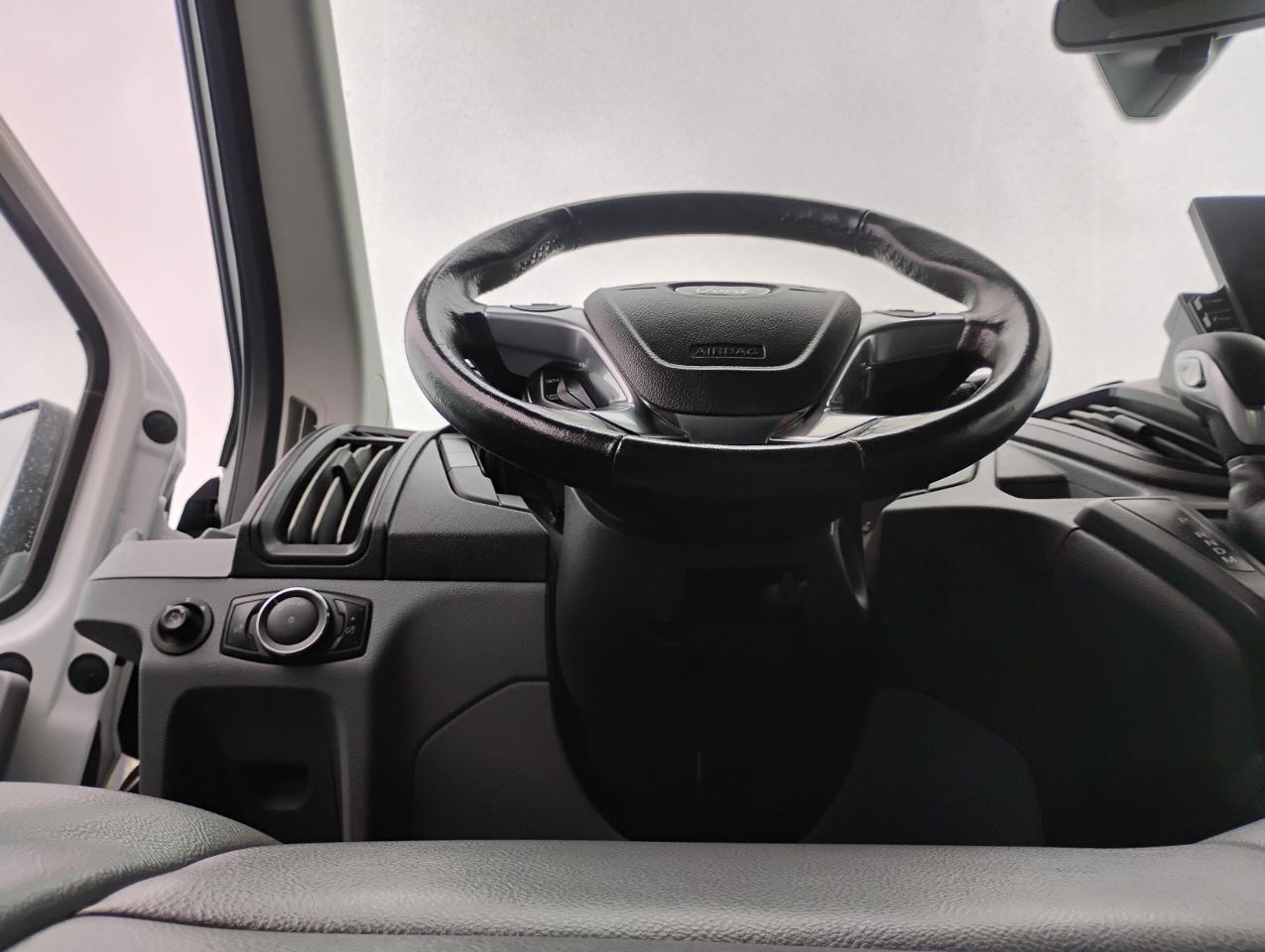 Ford Transit 250 Van Med. Roof w/Sliding Pass. 148-in. WB 2019