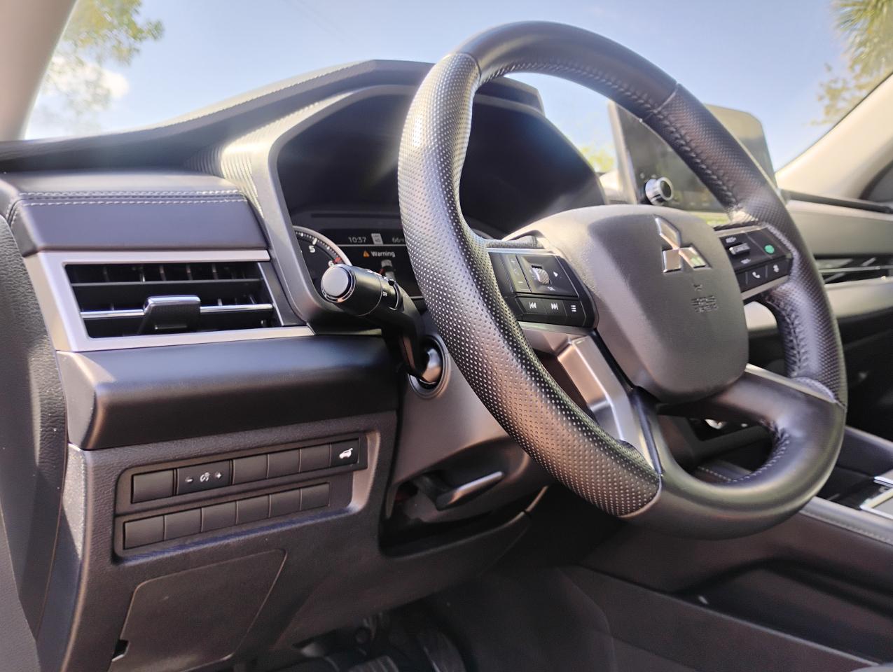 Mitsubishi Outlander SE 2WD 2023