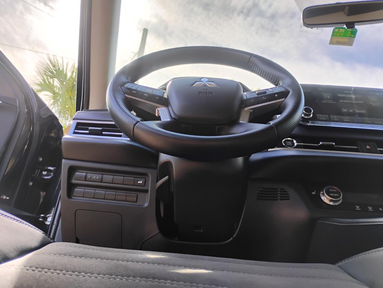 Mitsubishi Outlander SE 2WD 2023