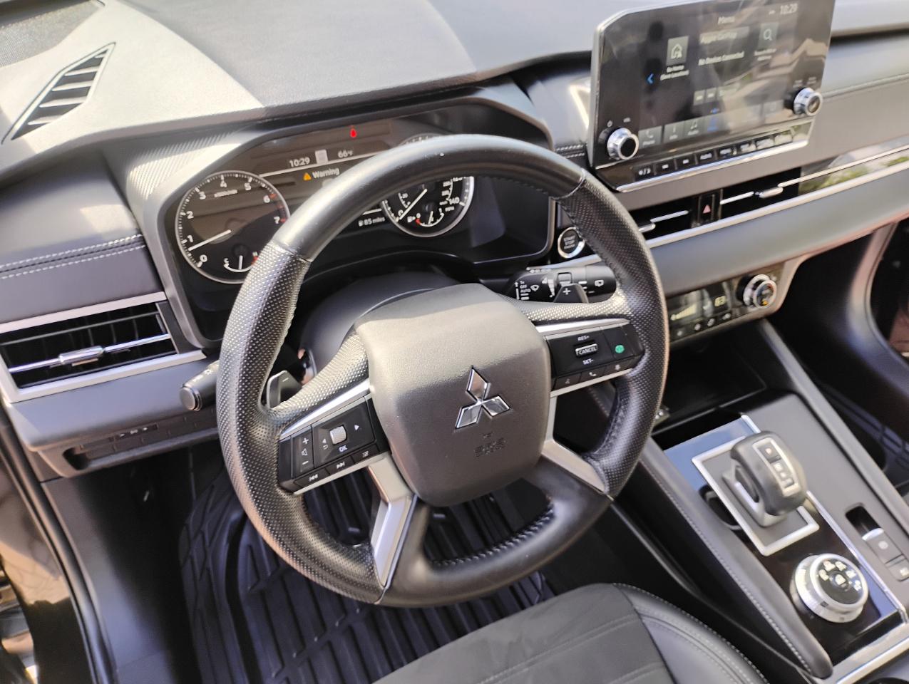 Mitsubishi Outlander SE 2WD 2023