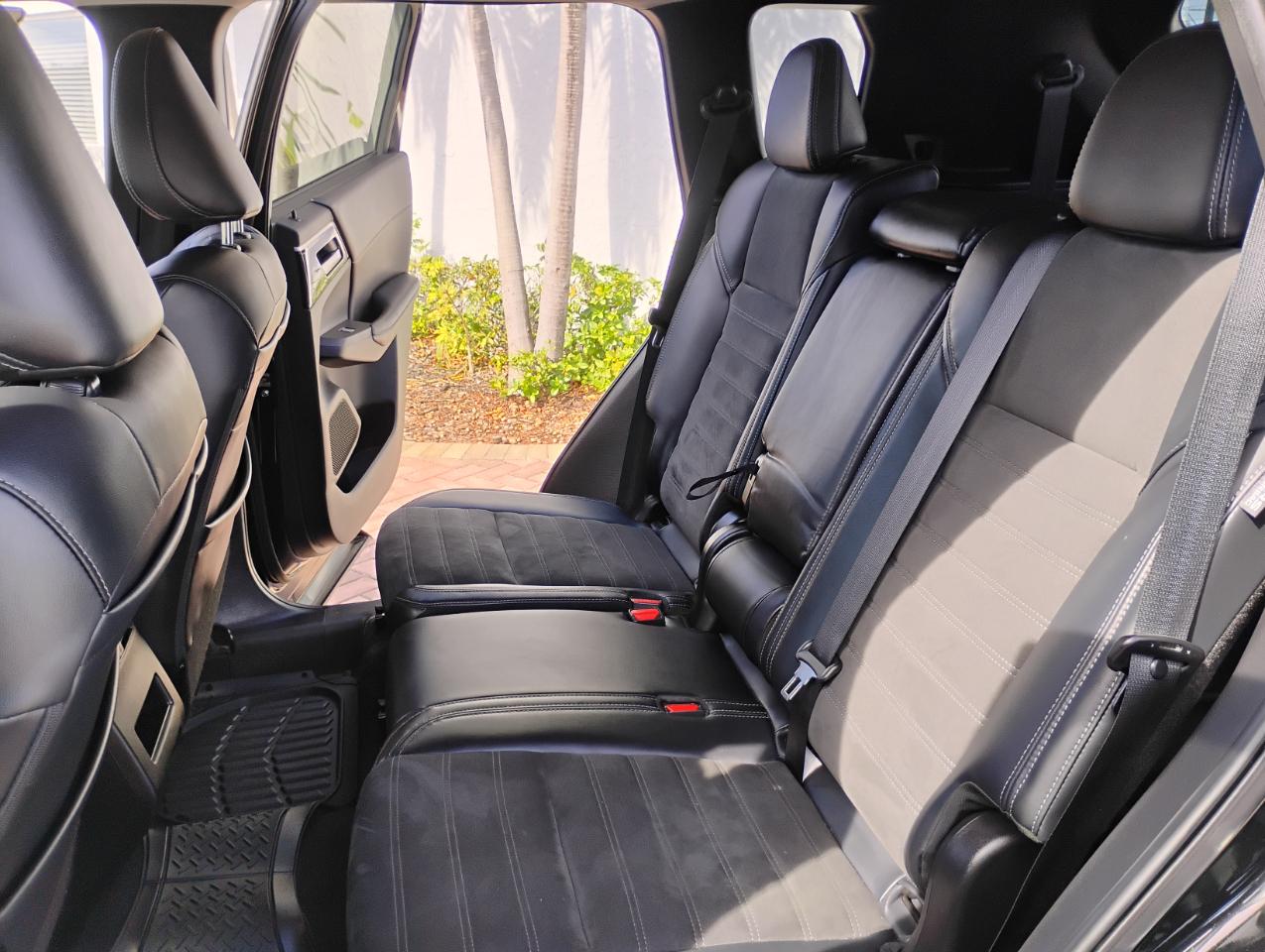 Mitsubishi Outlander SE 2WD 2023