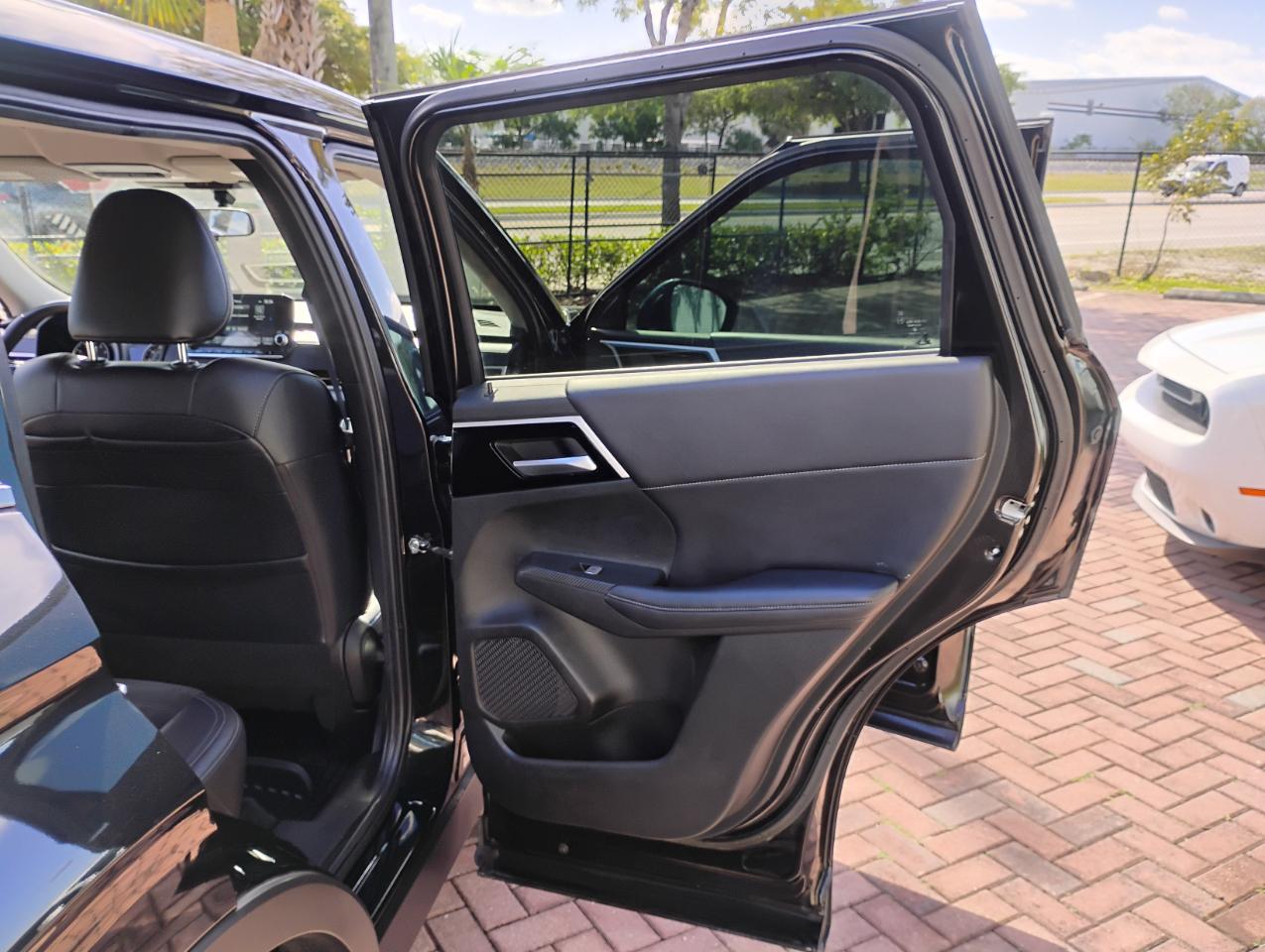 Mitsubishi Outlander SE 2WD 2023