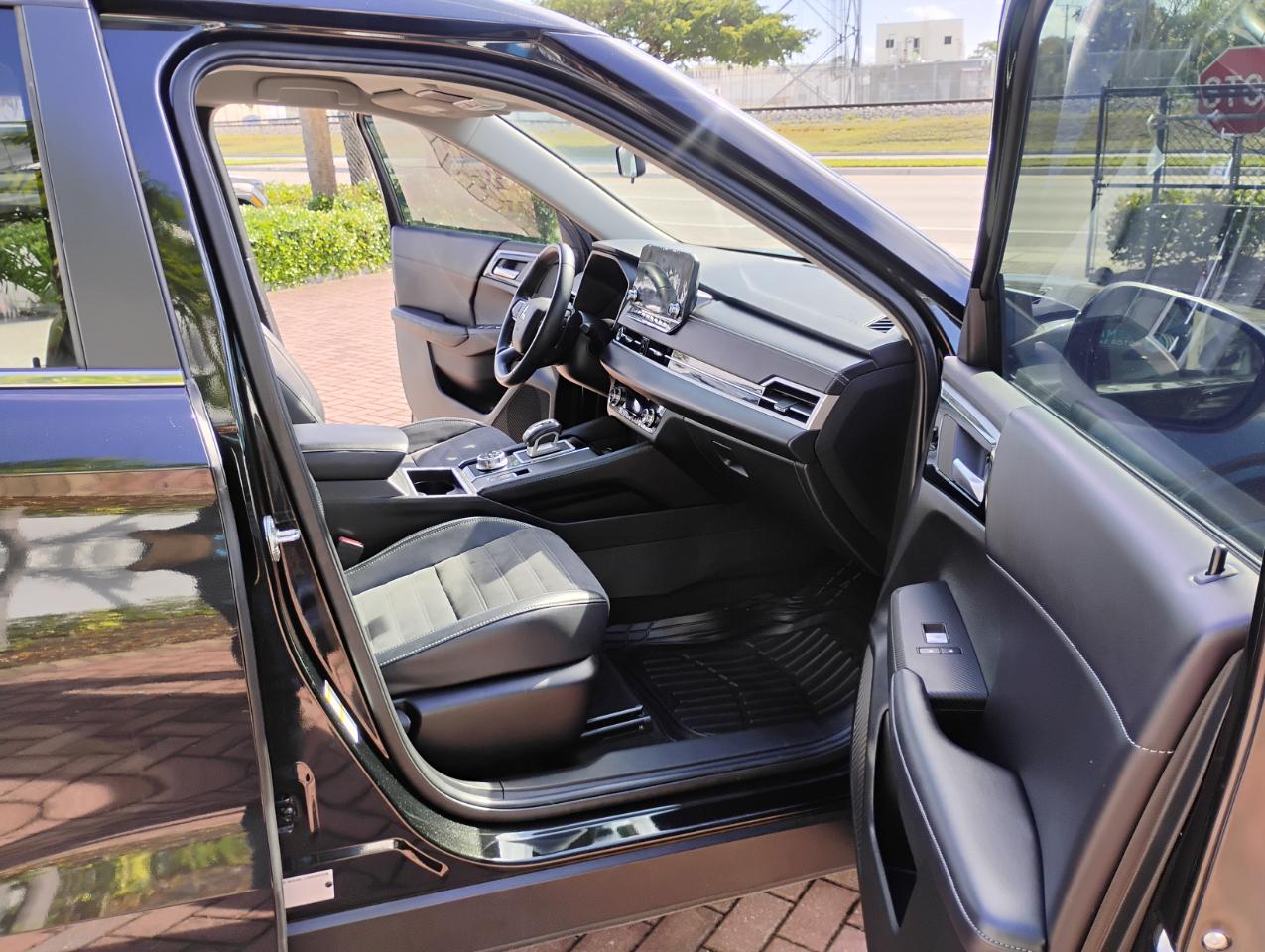 Mitsubishi Outlander SE 2WD 2023