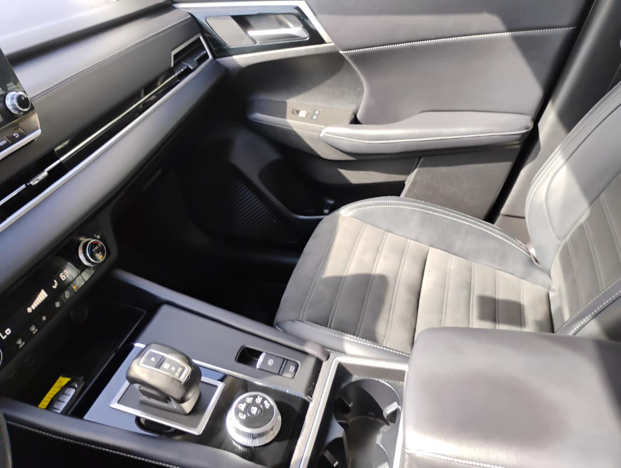 Mitsubishi Outlander SE 2WD 2023