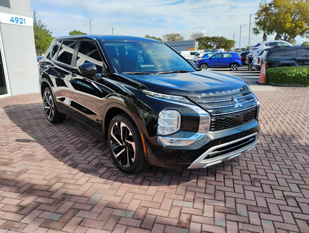 Mitsubishi Outlander SE 2WD 2023