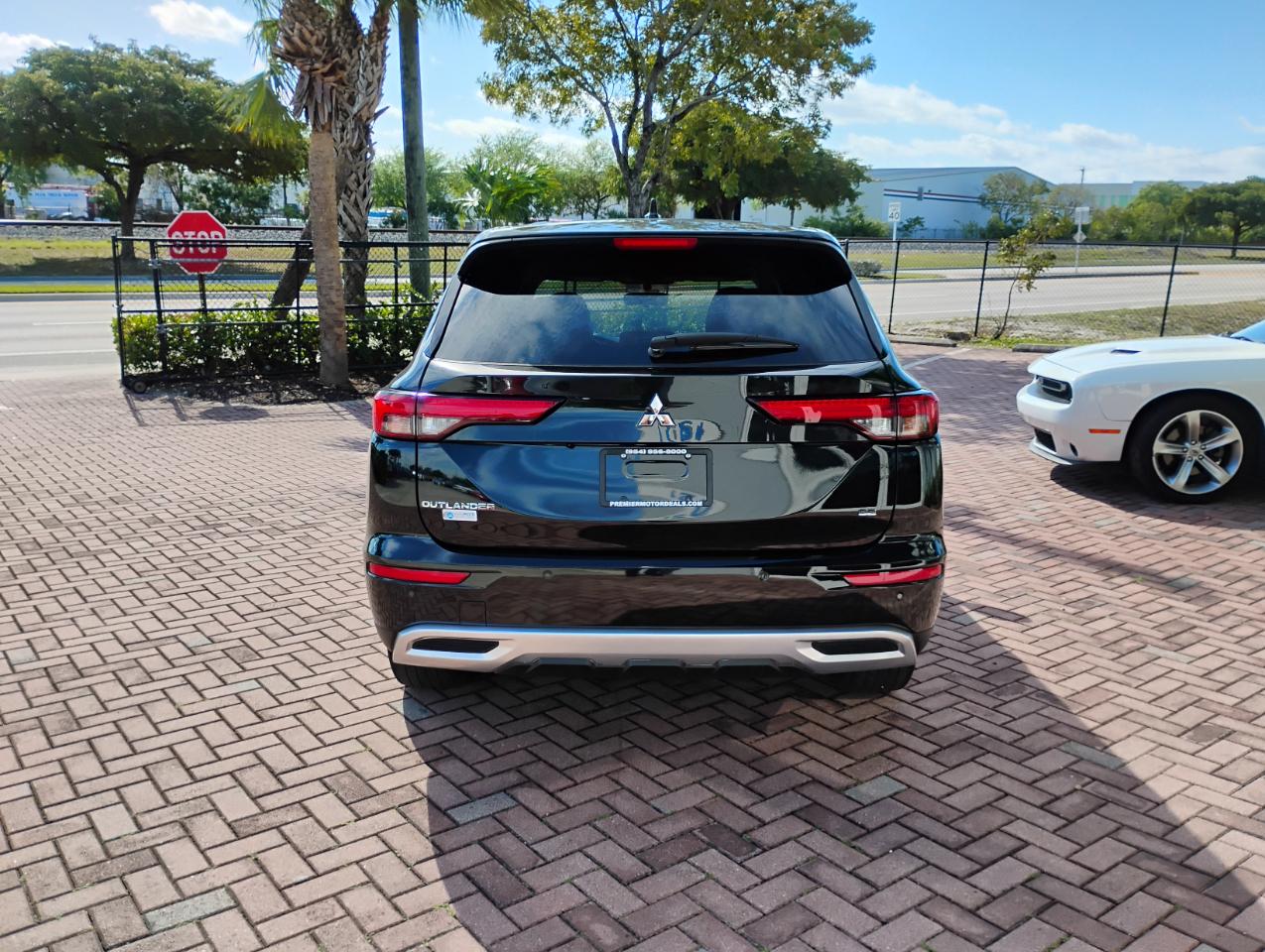 Mitsubishi Outlander SE 2WD 2023