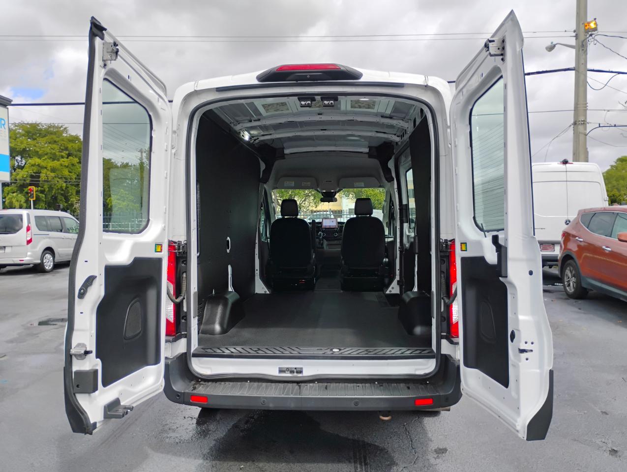Ford Transit 150 Van Med. Roof w/Sliding Pass. 130-in. WB 2021