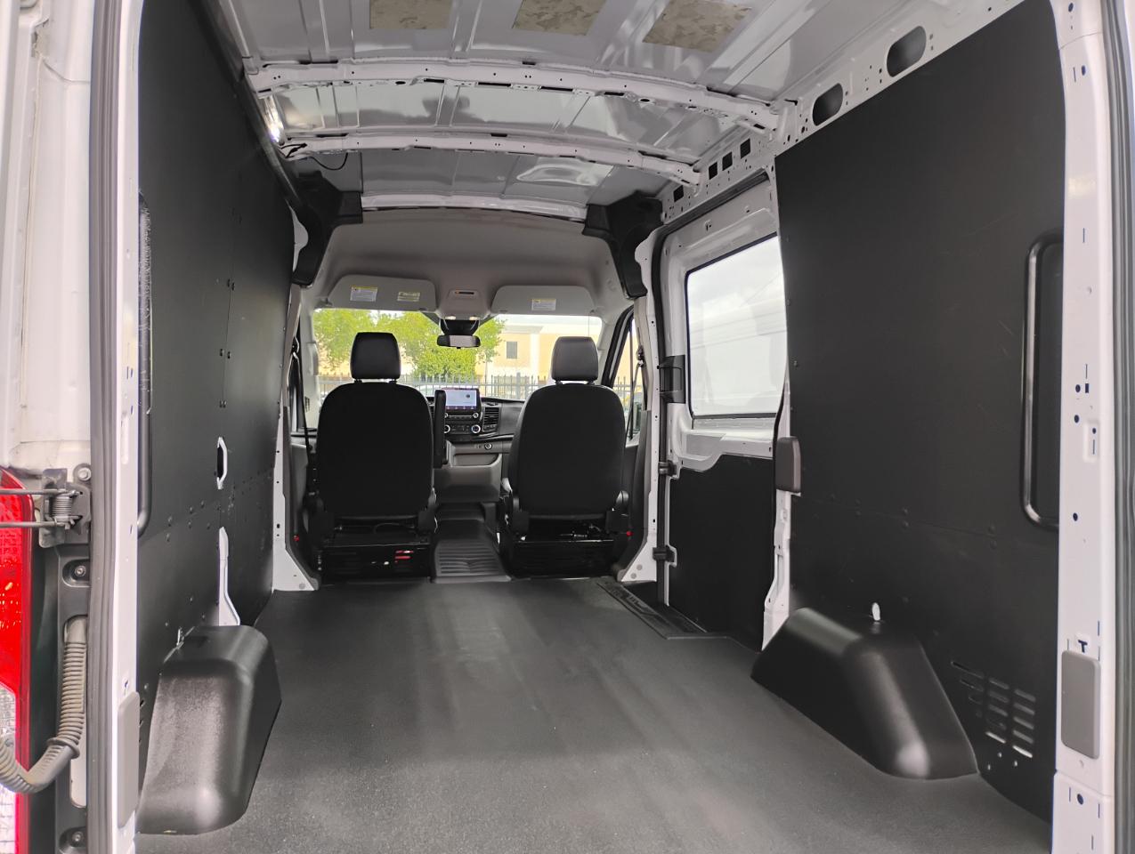 Ford Transit 150 Van Med. Roof w/Sliding Pass. 130-in. WB 2021