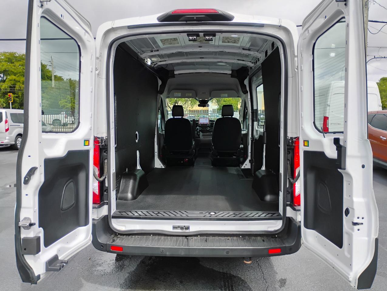 Ford Transit 150 Van Med. Roof w/Sliding Pass. 130-in. WB 2021