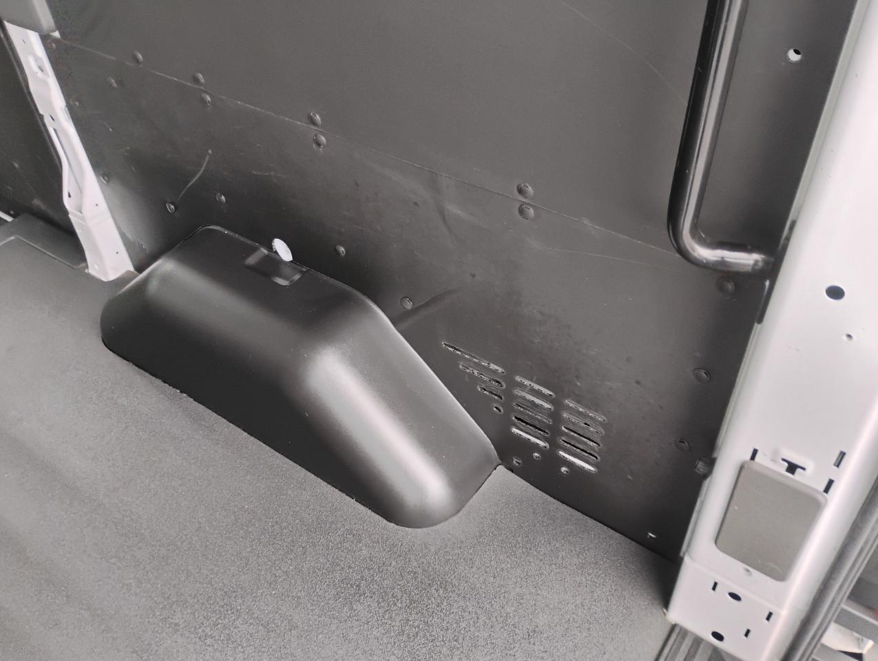 Ford Transit 150 Van Med. Roof w/Sliding Pass. 130-in. WB 2021