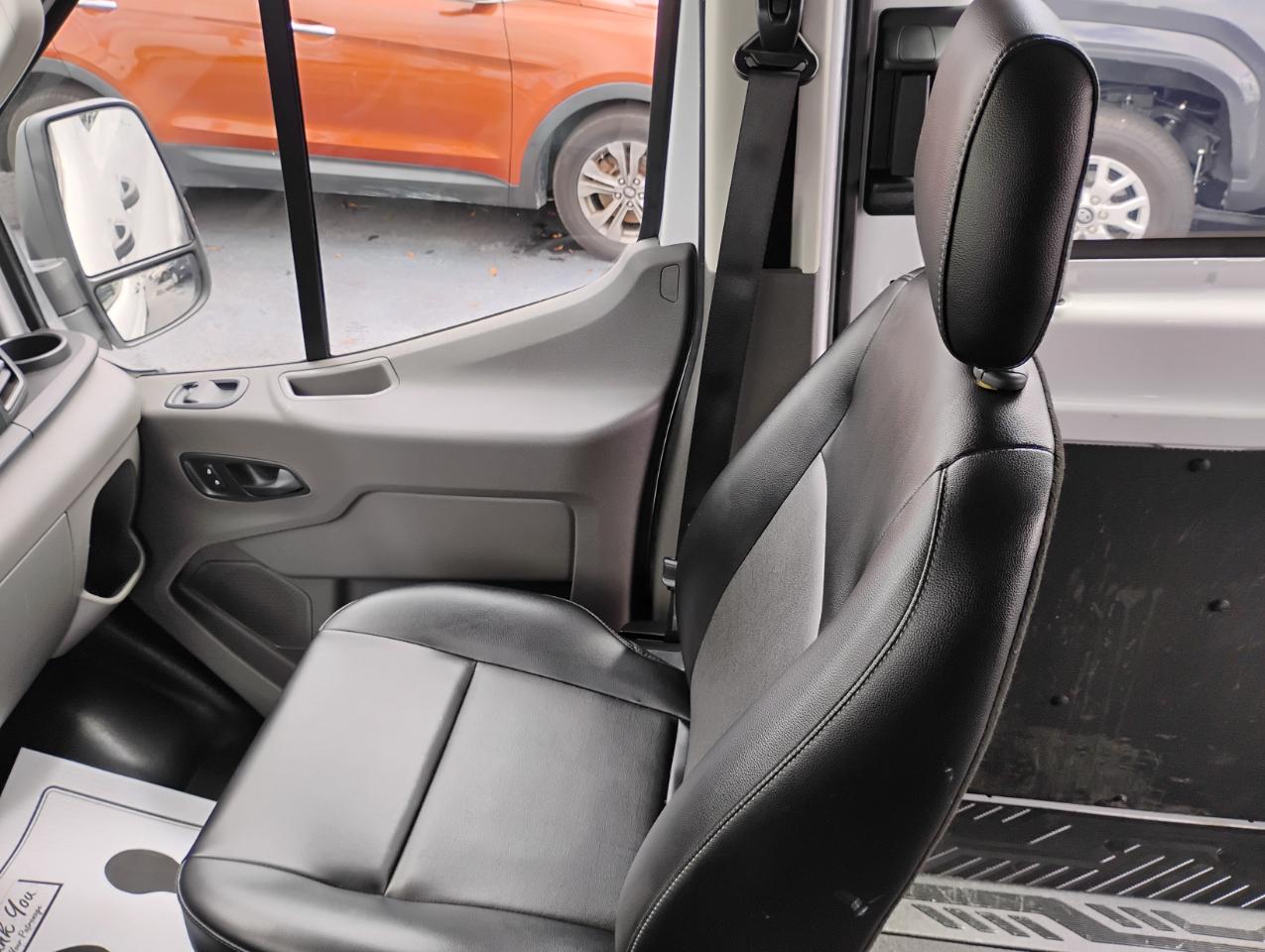 Ford Transit 150 Van Med. Roof w/Sliding Pass. 130-in. WB 2021