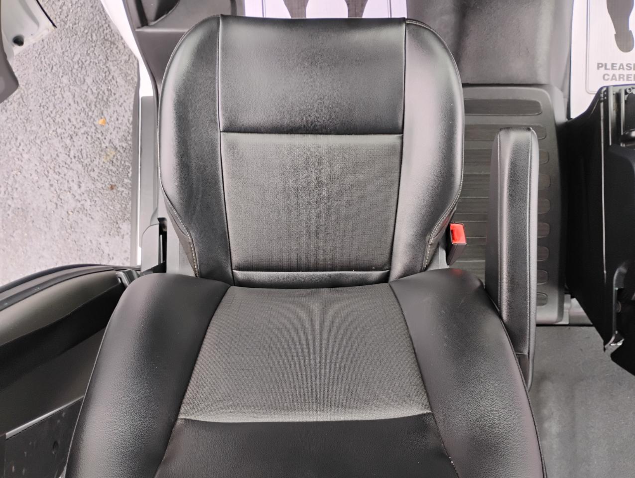 Ford Transit 150 Van Med. Roof w/Sliding Pass. 130-in. WB 2021