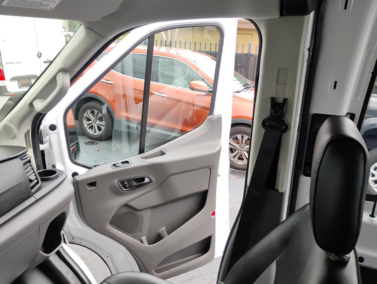 Ford Transit 150 Van Med. Roof w/Sliding Pass. 130-in. WB 2021