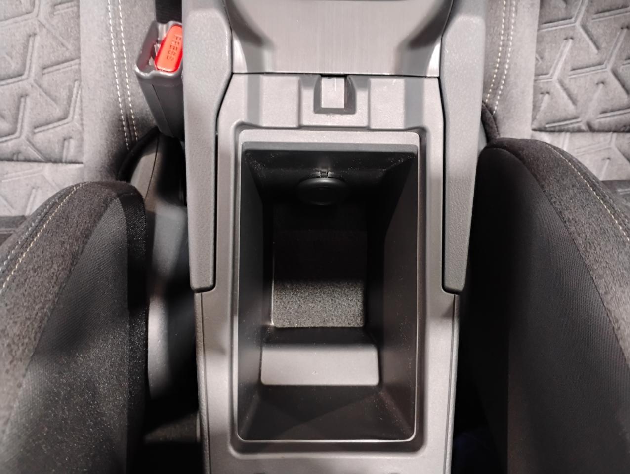 Nissan Kicks SV 2025