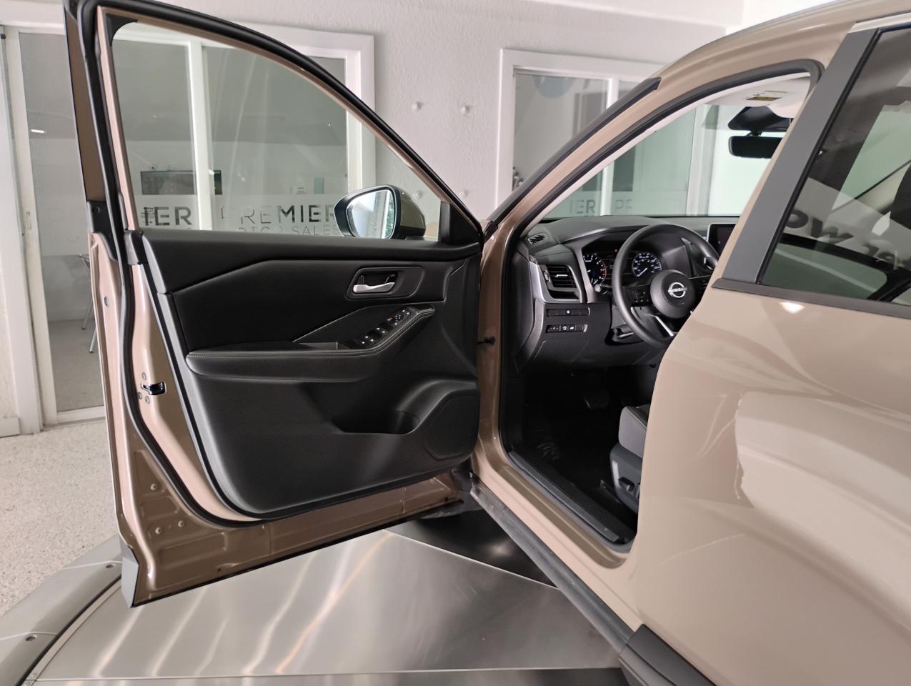 Nissan Rogue SV 2024