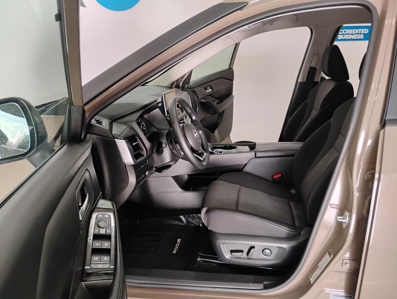 Nissan Rogue SV 2024