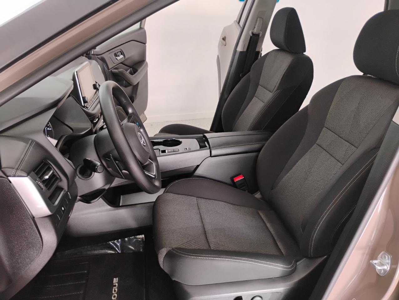 Nissan Rogue SV 2024