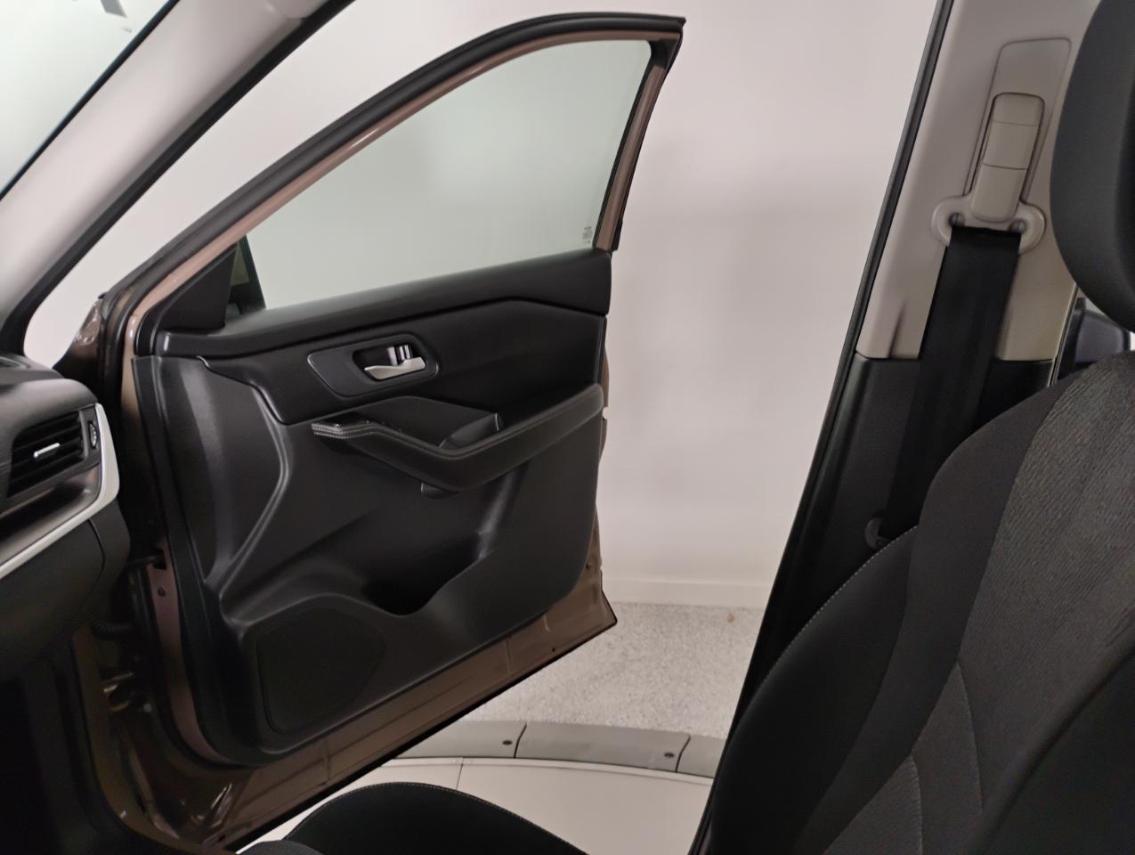 Nissan Rogue SV 2024