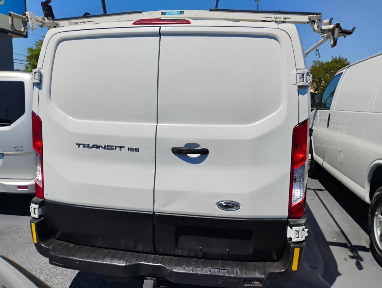 Ford Transit 150 Van Low Roof w/Sliding Pass. 130-in. WB 2015