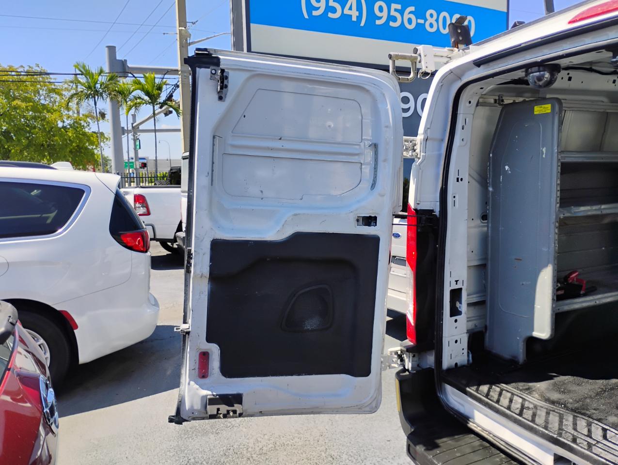 Ford Transit 150 Van Low Roof w/Sliding Pass. 130-in. WB 2015