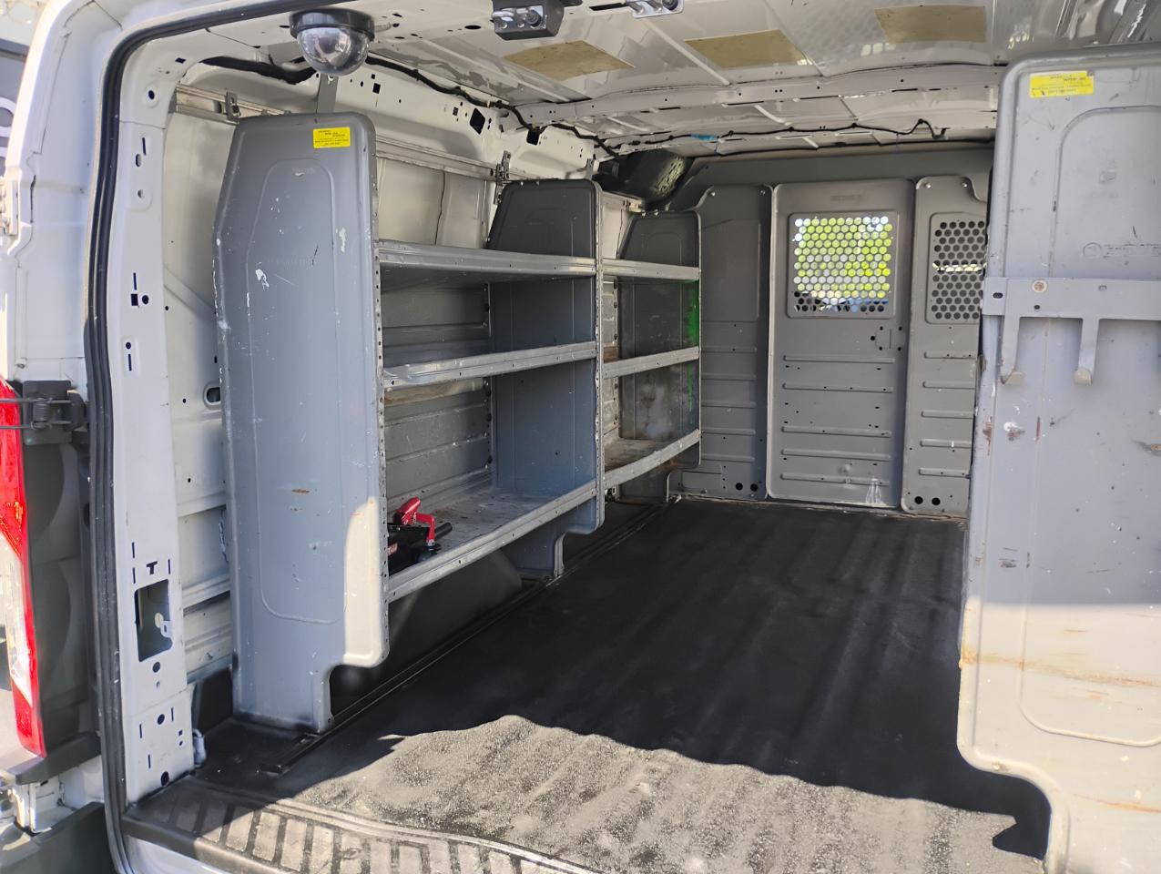 Ford Transit 150 Van Low Roof w/Sliding Pass. 130-in. WB 2015