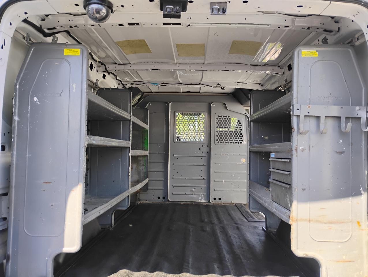 Ford Transit 150 Van Low Roof w/Sliding Pass. 130-in. WB 2015