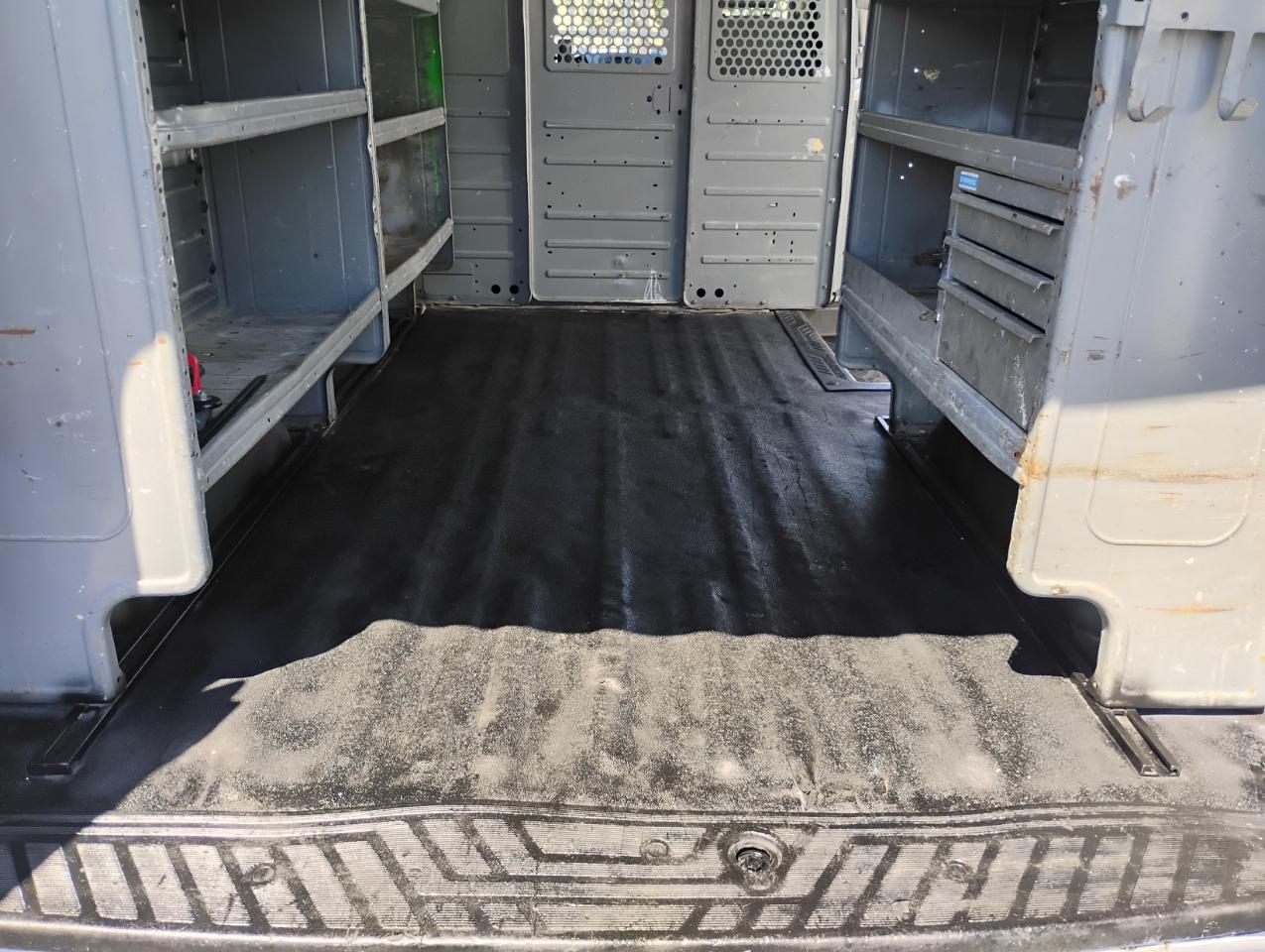 Ford Transit 150 Van Low Roof w/Sliding Pass. 130-in. WB 2015