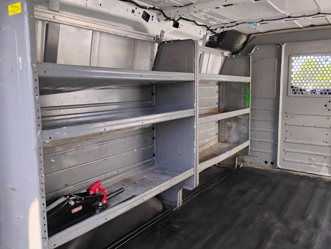 Ford Transit 150 Van Low Roof w/Sliding Pass. 130-in. WB 2015