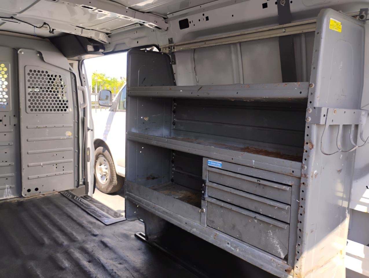 Ford Transit 150 Van Low Roof w/Sliding Pass. 130-in. WB 2015