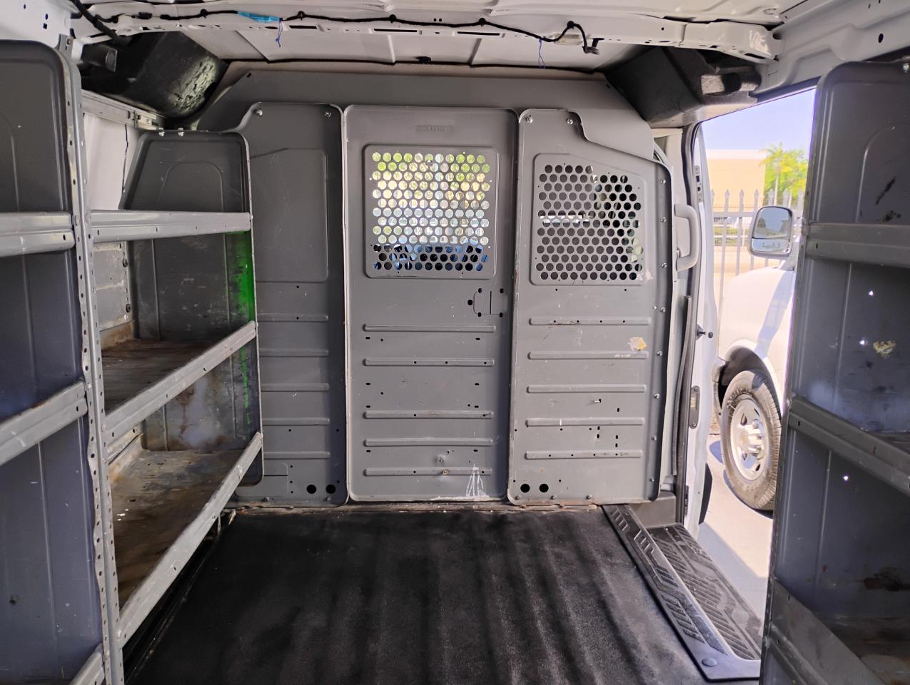 Ford Transit 150 Van Low Roof w/Sliding Pass. 130-in. WB 2015