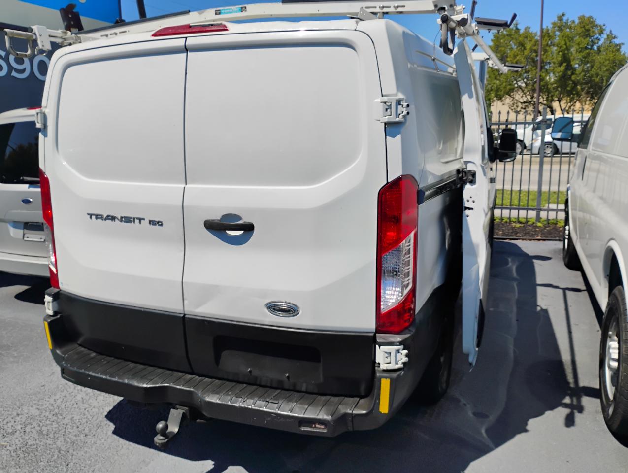 Ford Transit 150 Van Low Roof w/Sliding Pass. 130-in. WB 2015