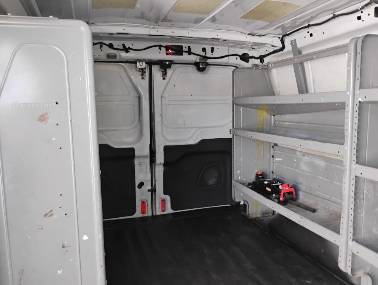 Ford Transit 150 Van Low Roof w/Sliding Pass. 130-in. WB 2015