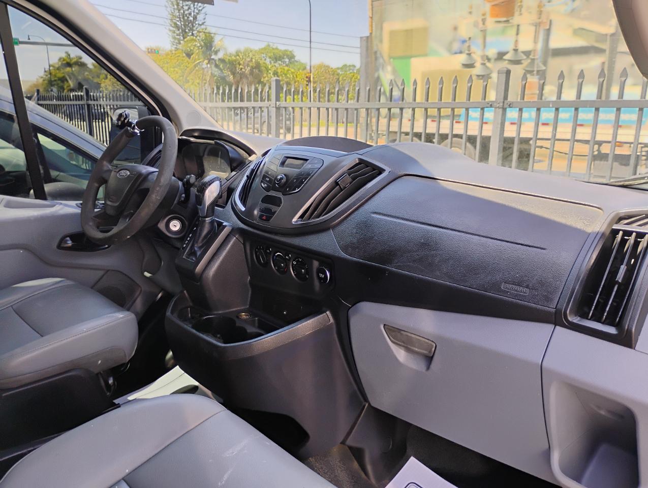 Ford Transit 150 Van Low Roof w/Sliding Pass. 130-in. WB 2015