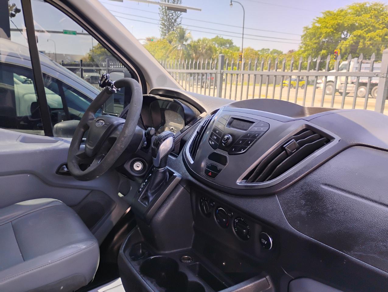 Ford Transit 150 Van Low Roof w/Sliding Pass. 130-in. WB 2015