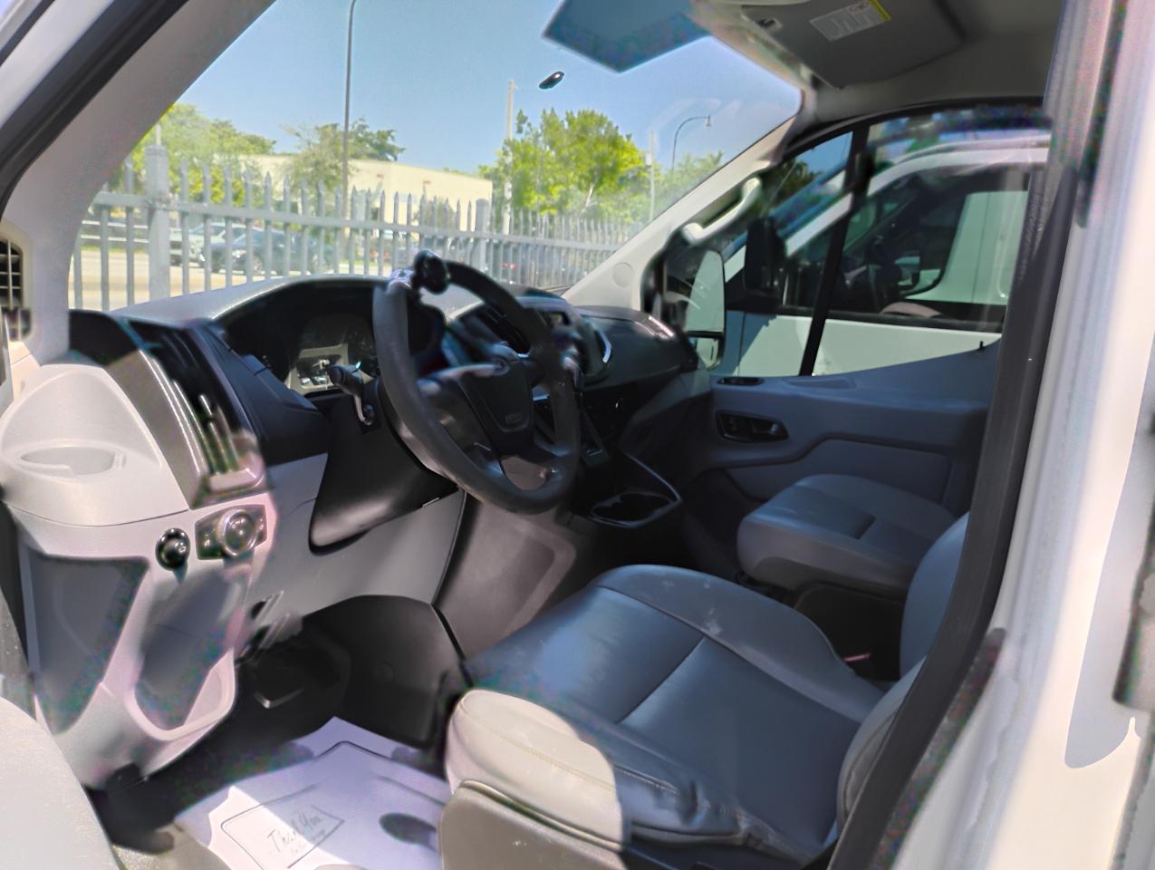 Ford Transit 150 Van Low Roof w/Sliding Pass. 130-in. WB 2015