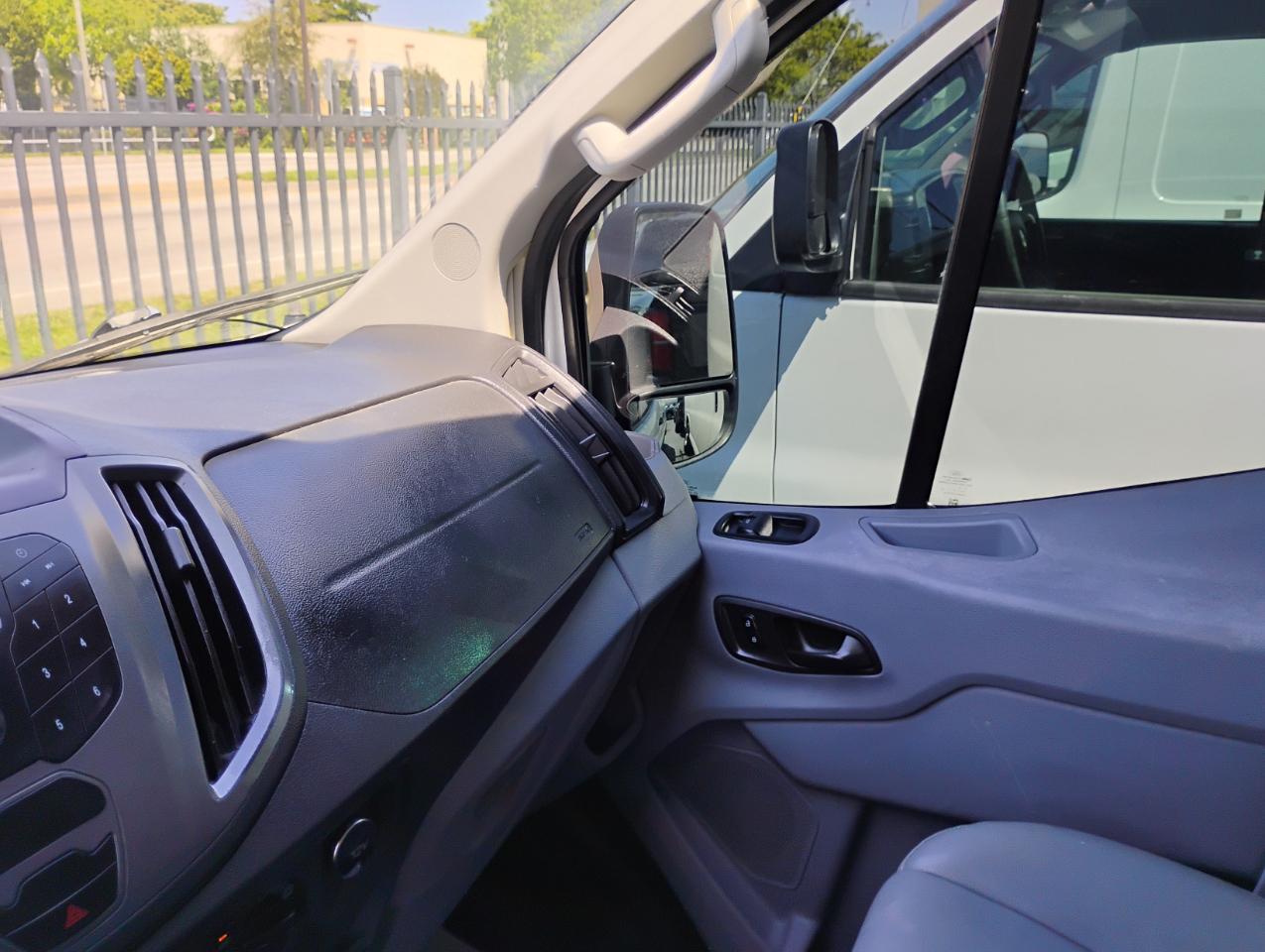 Ford Transit 150 Van Low Roof w/Sliding Pass. 130-in. WB 2015